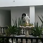 Casita Blanca *